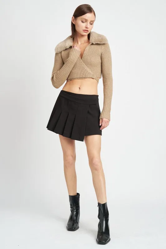 Cropped V-neck Cardigan Sweater with Fur Collar